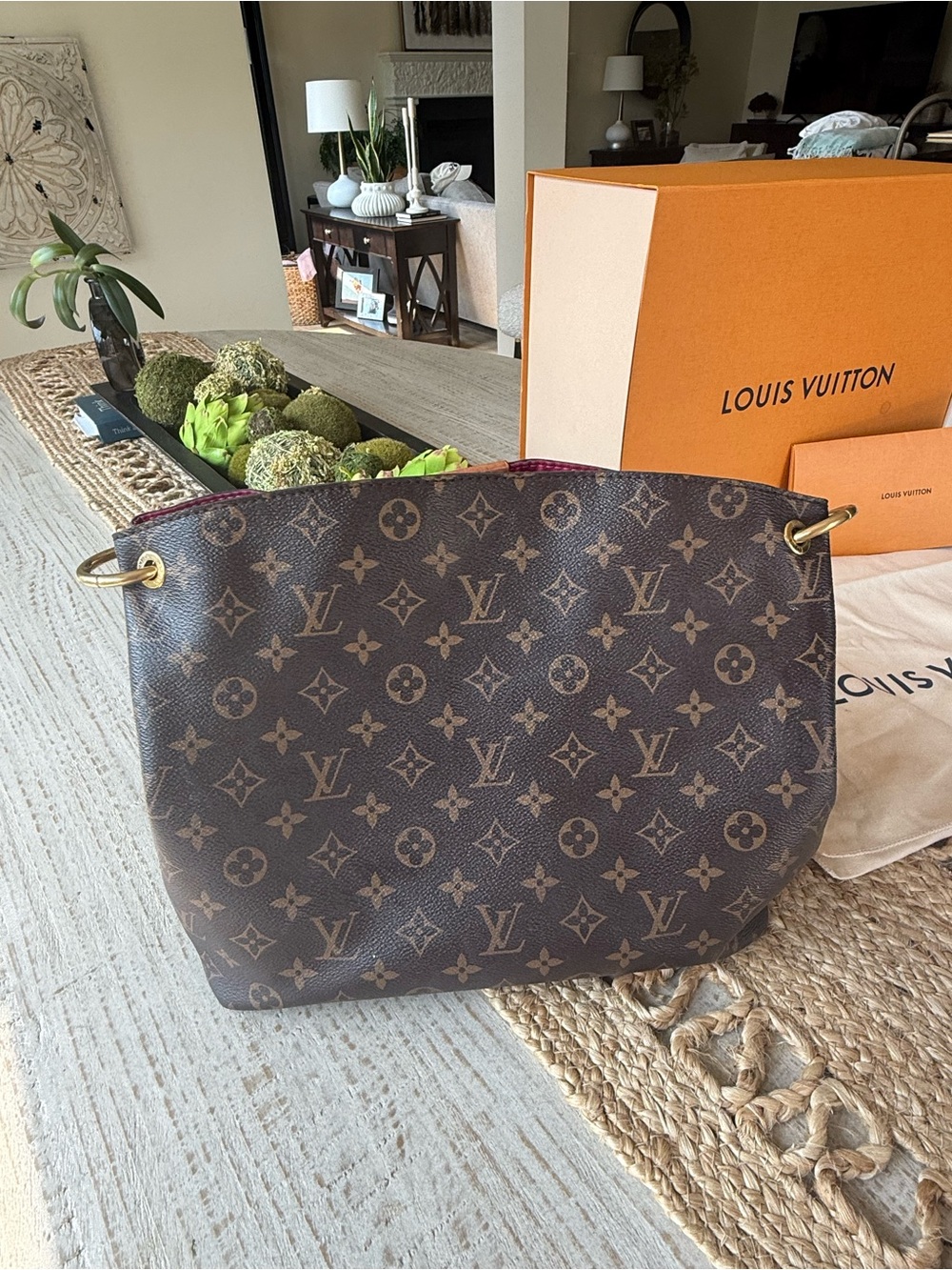 Louis Vuitton Graceful PM Canvas Shoulder Bag in Brown with Pink Interior - Picture 3 of 12